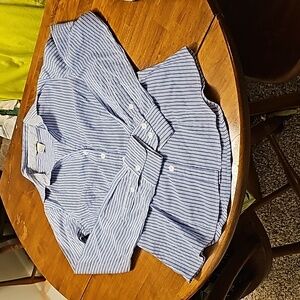 𝅺H&M Stretchy Button down Top